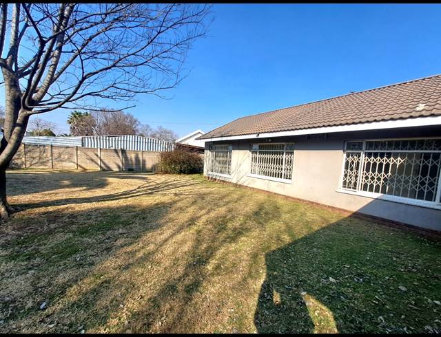 3 BEDROOM HOUSE TO LET IN ARCON PARK